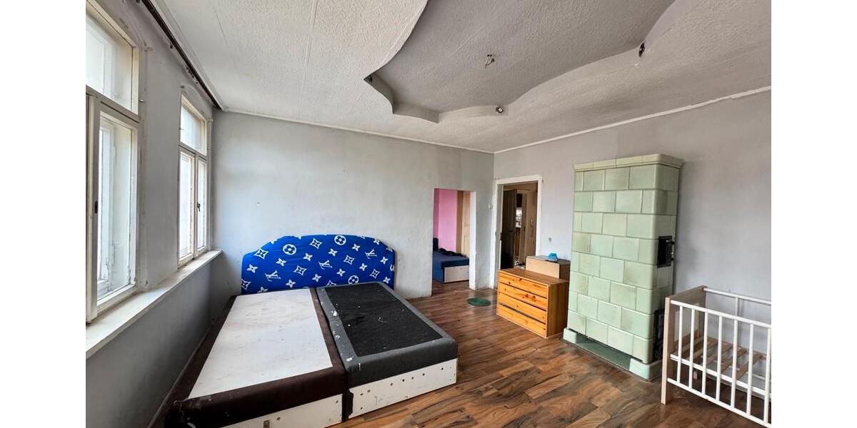 ZWEI HÄUSER, SCHUPPEN UND GARAGE 8 zimmer