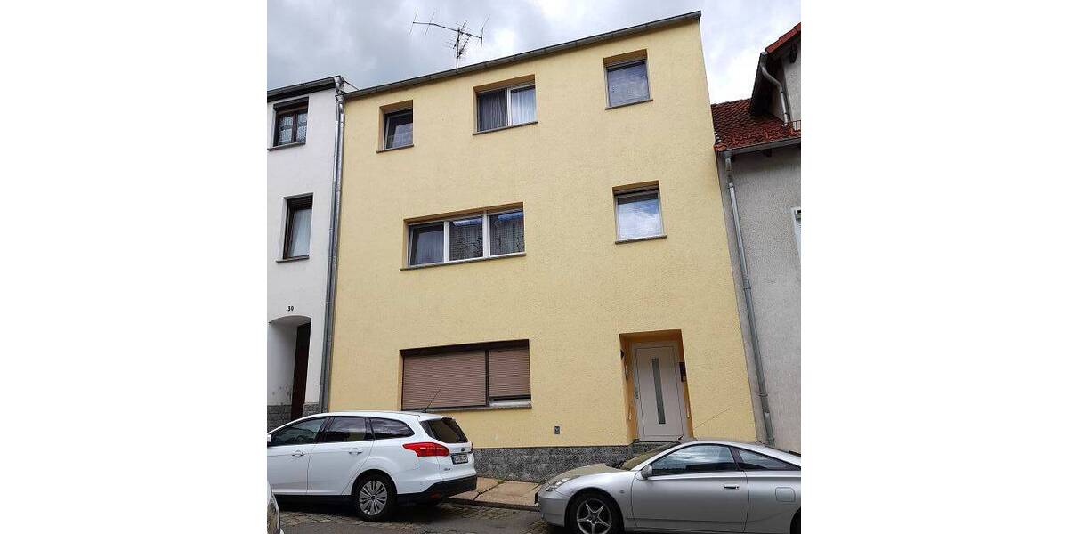 Geräumig, bezahlbar und in der Stadt - Reihenmittelhaus Crimmitschau | Angebot:25536558