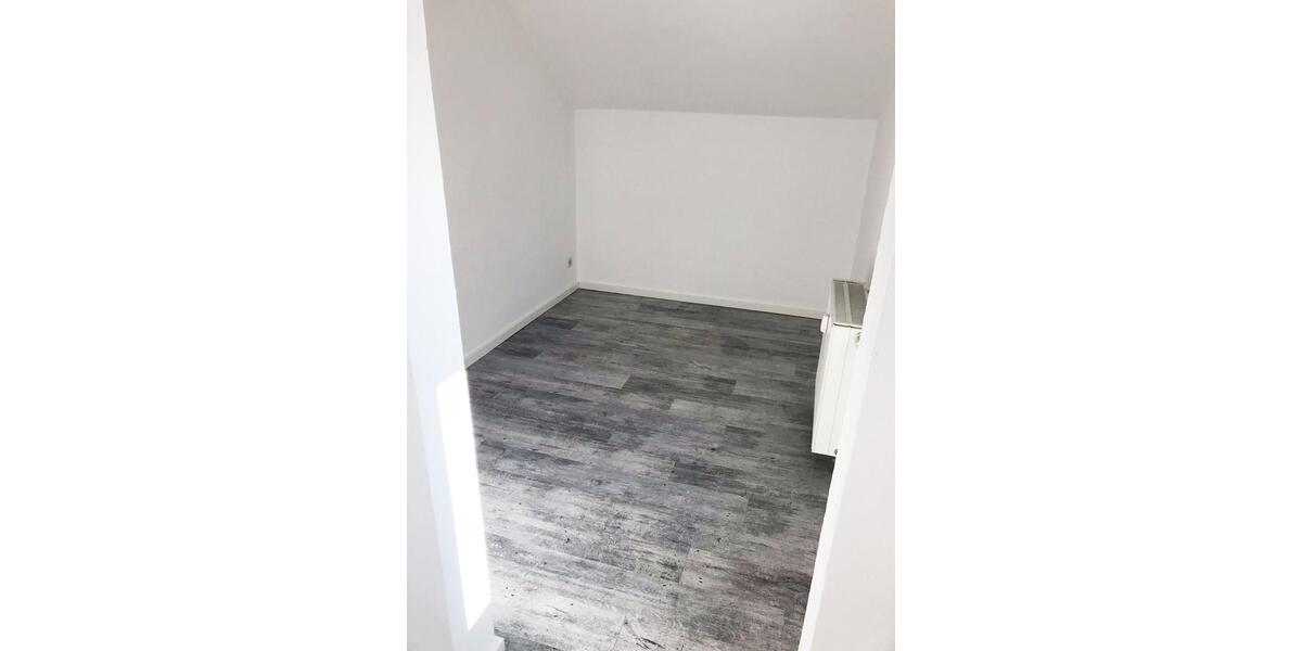 Dachgeschoßwohnung Gera Alt-Taubenpreskeln - 4 Zimmer, 80 m&sup2;, 450&euro; | Angebot:26531226