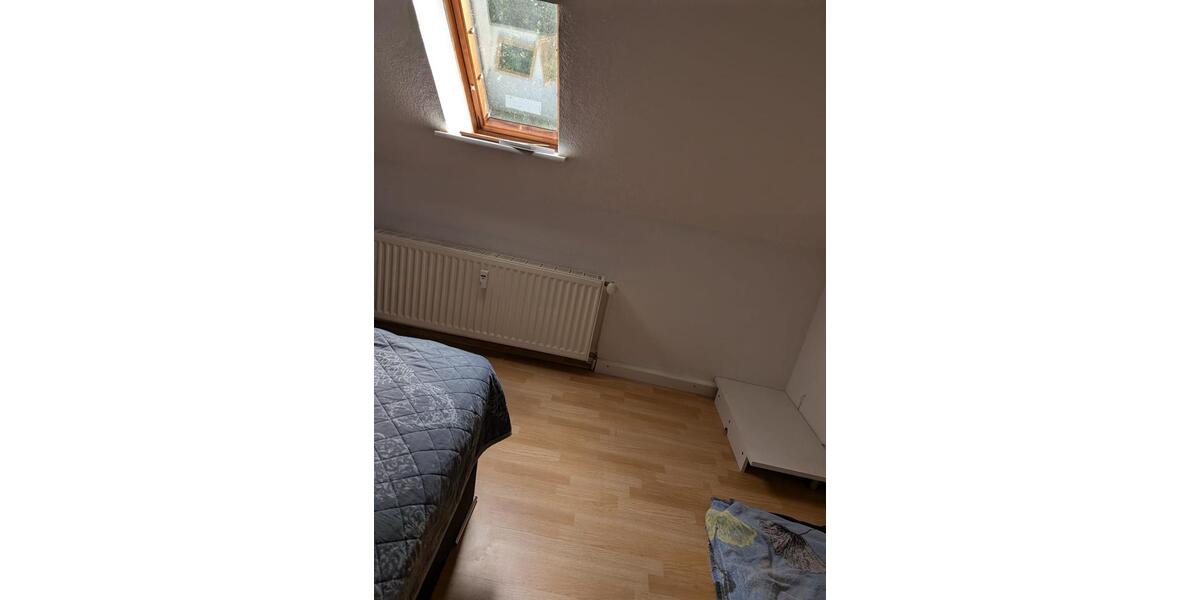 Dachgeschoßwohnung Rositz - 2 Zimmer, 62 m&sup2;, 300&euro; | Angebot:26634620