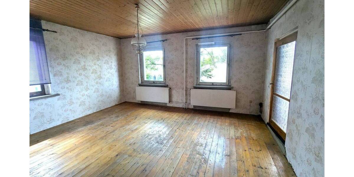 Mehrfamilienhaus, Wohnhaus Hermsdorf - 6 Zimmer, 155 m&sup2;, 79.000&euro; | Angebot:25703141