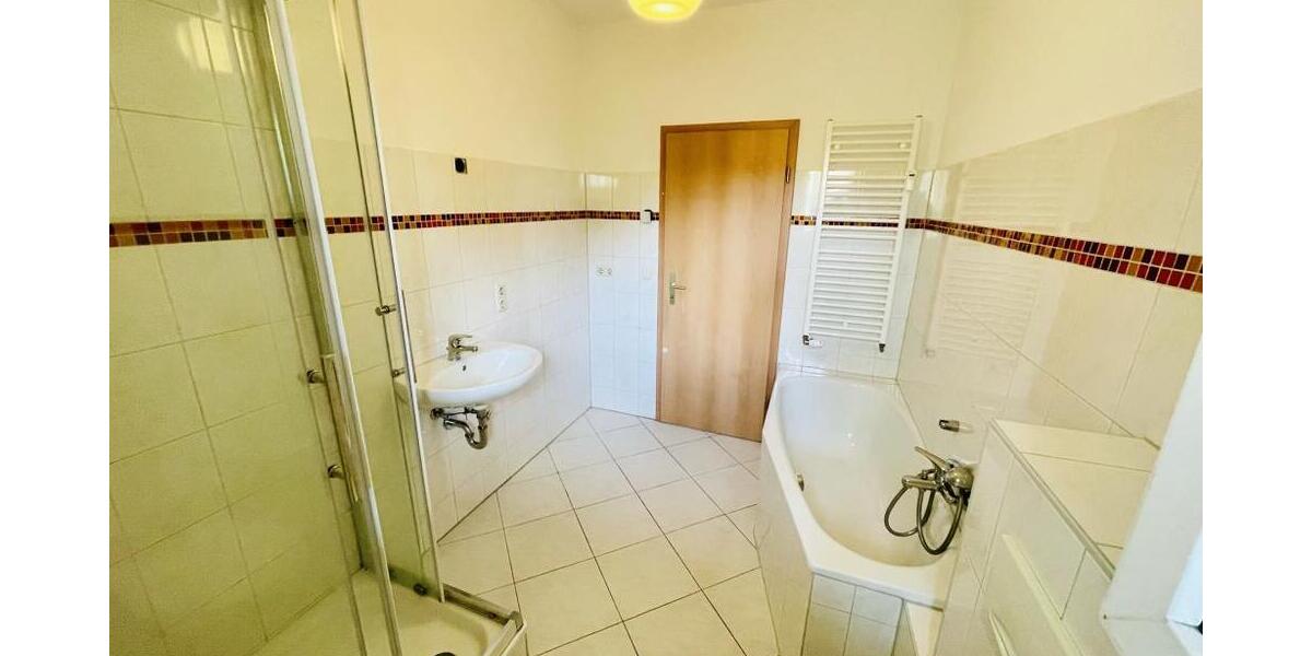 Familien willkommen! 4 R.-Wohnung mit West-Balkon, Wanne, Dusche und Hausgarten in Gera-Debschwitz! - Etagenwohnung Gera Debschwitz | Angebot:26192411