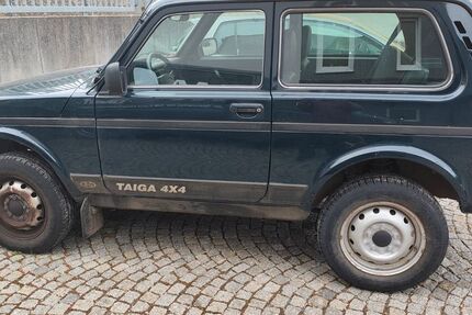 Lada Niva 26.700 km 9.300 &euro; Weida 07570