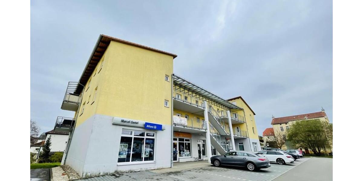 Helle Gewerbfläche gegenüber dem EDEKA-Markt zu vermieten. Platz für Ihre Ideen! - Gewerbeobjekt Bad Köstritz Pohlitz | Angebot:26336567