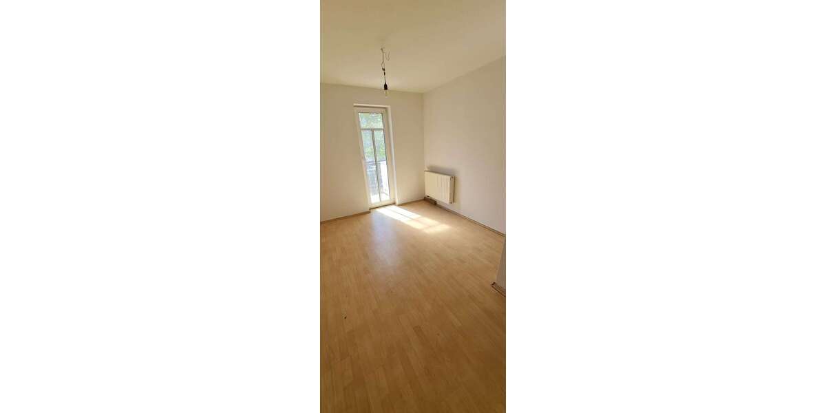 Etagenwohnung Gera Ostviertel - 2 Zimmer, 65 m&sup2;, 355&euro; | Angebot:27272132