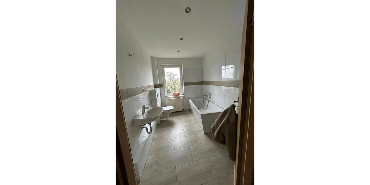 Etagenwohnung Elsteraue - 3 Zimmer, 74 m&sup2;, 414&euro; | Angebot:26356157