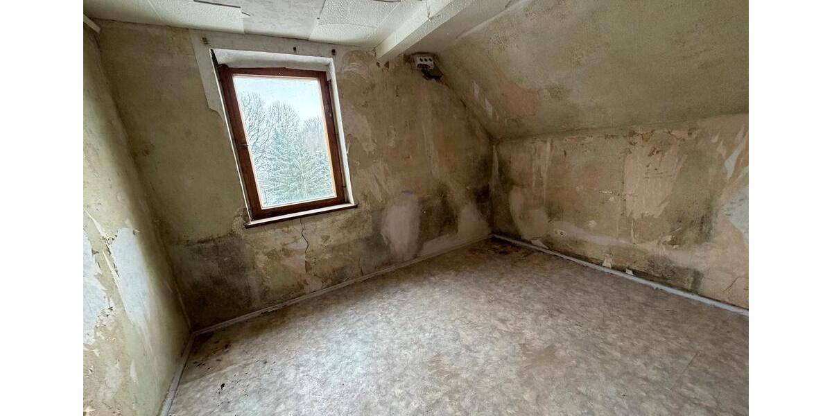 Einfamilienhaus Rositz - 8 Zimmer, 140 m&sup2;, 500&euro; | Angebot:24812820