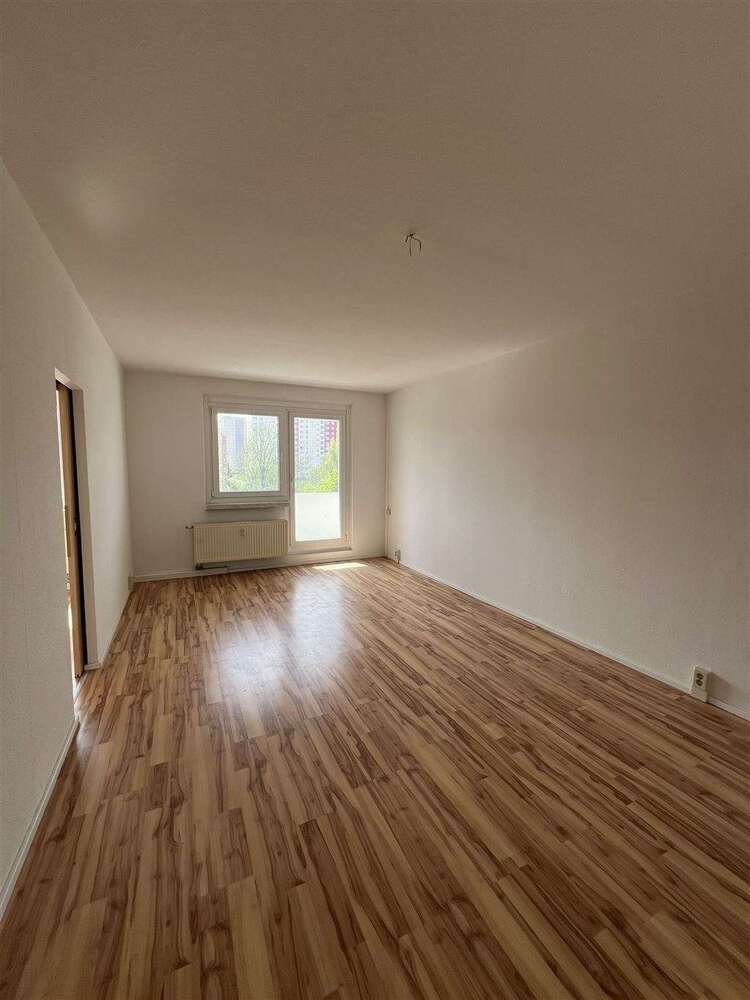 Wohnung zum Mieten in Gera 310 € 55.06 m²