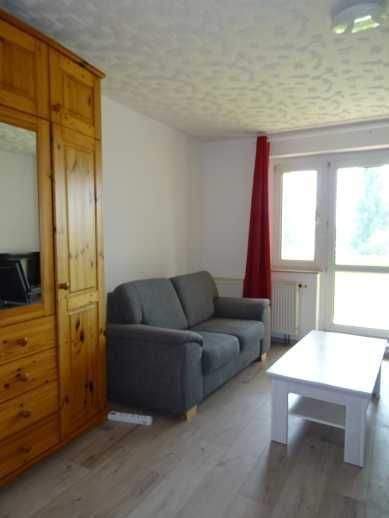 Saniert und neu möbliert - hübsche 3-Zimmer-Eigentumswohnung im Hochparterre in Hohenleuben zu verkaufen 3 zimmer