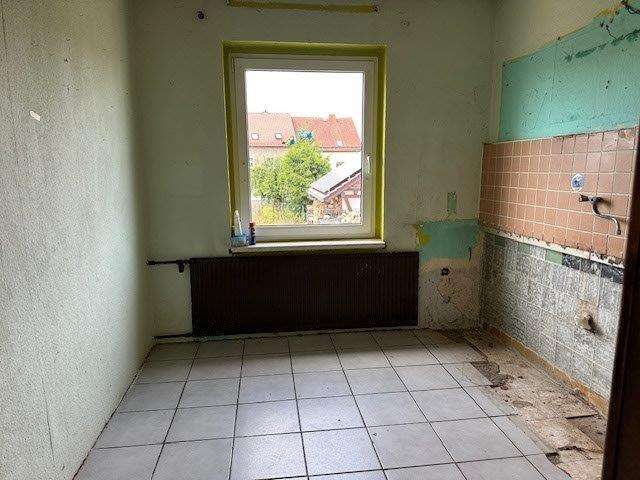 Wohnen auf einer Ebene - Großer sanierungbedürftiger Bungalow mit viel Potenzial - Einfamilienhaus Triptis | Angebot:24542218