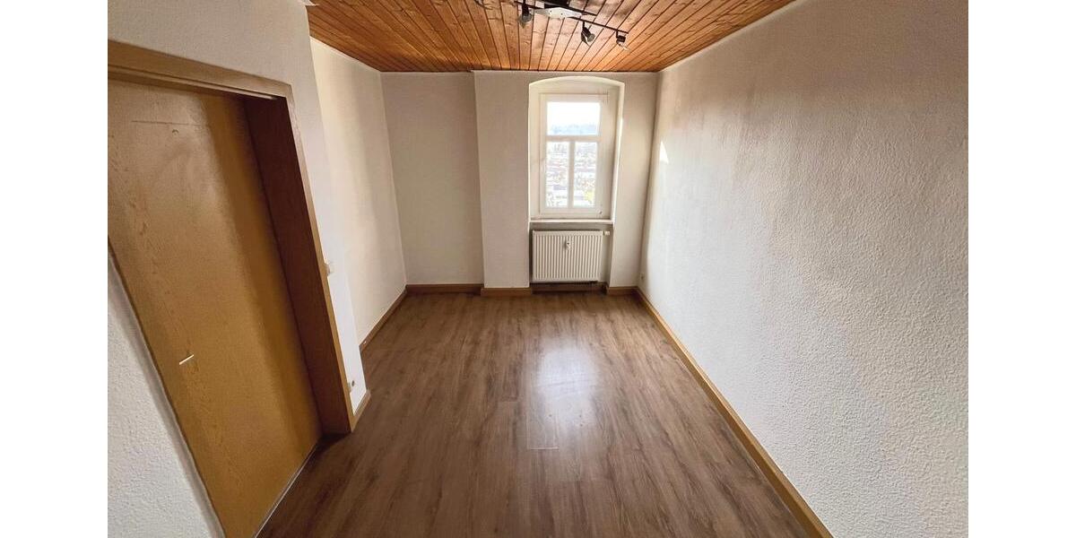Dachgeschoßwohnung Gera Alt-Taubenpreskeln - 2 Zimmer, 38 m&sup2;, 200&euro; | Angebot:25782685