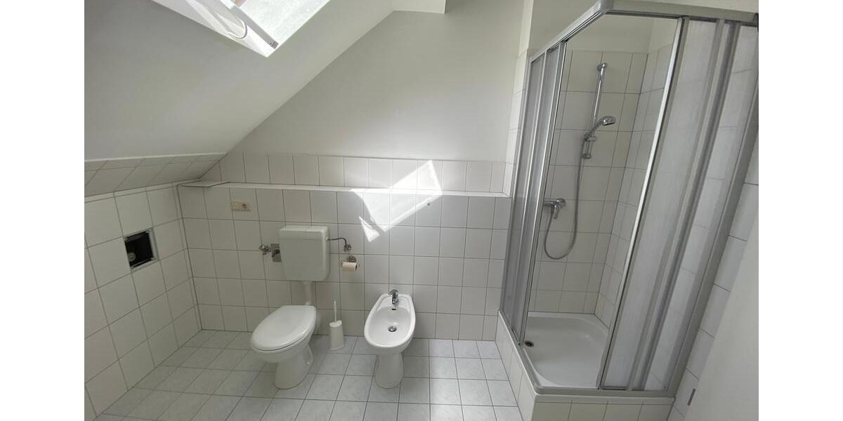Dachgeschoßwohnung Greiz - 4 Zimmer, 152 m&sup2;, 836&euro; | Angebot:26462524