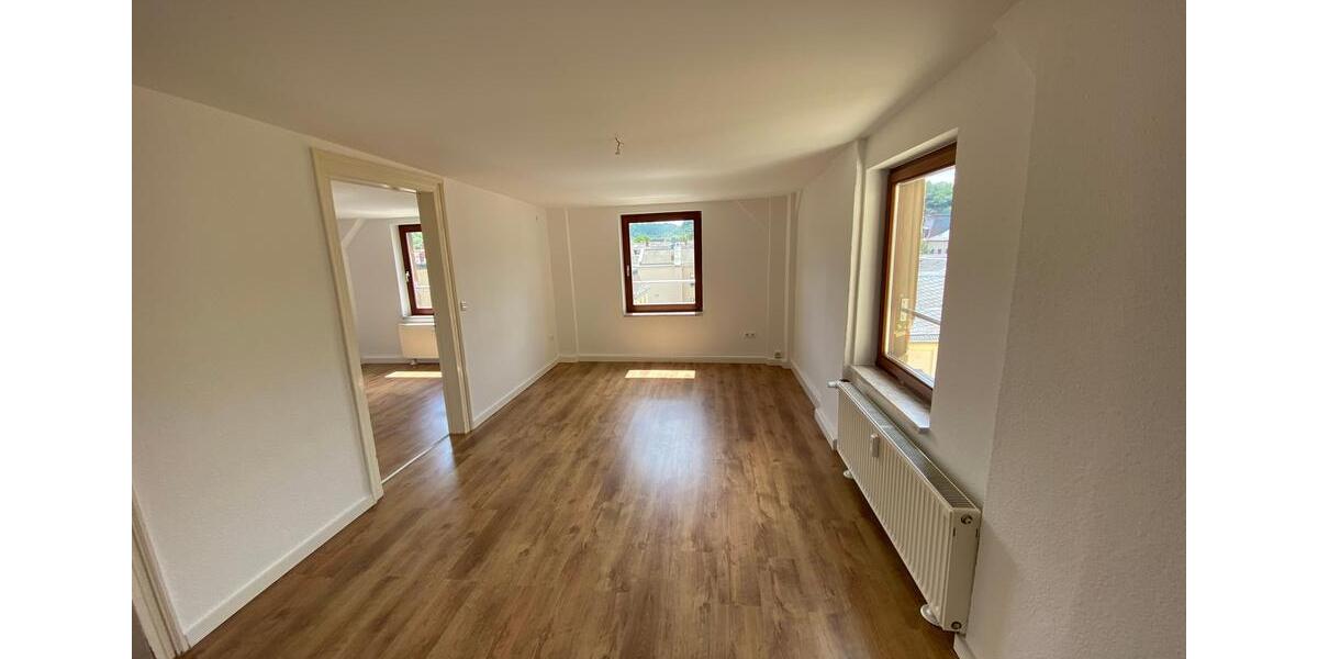 Dachgeschoßwohnung Greiz - 2 Zimmer, 68 m&sup2;, 340&euro; | Angebot:26462523