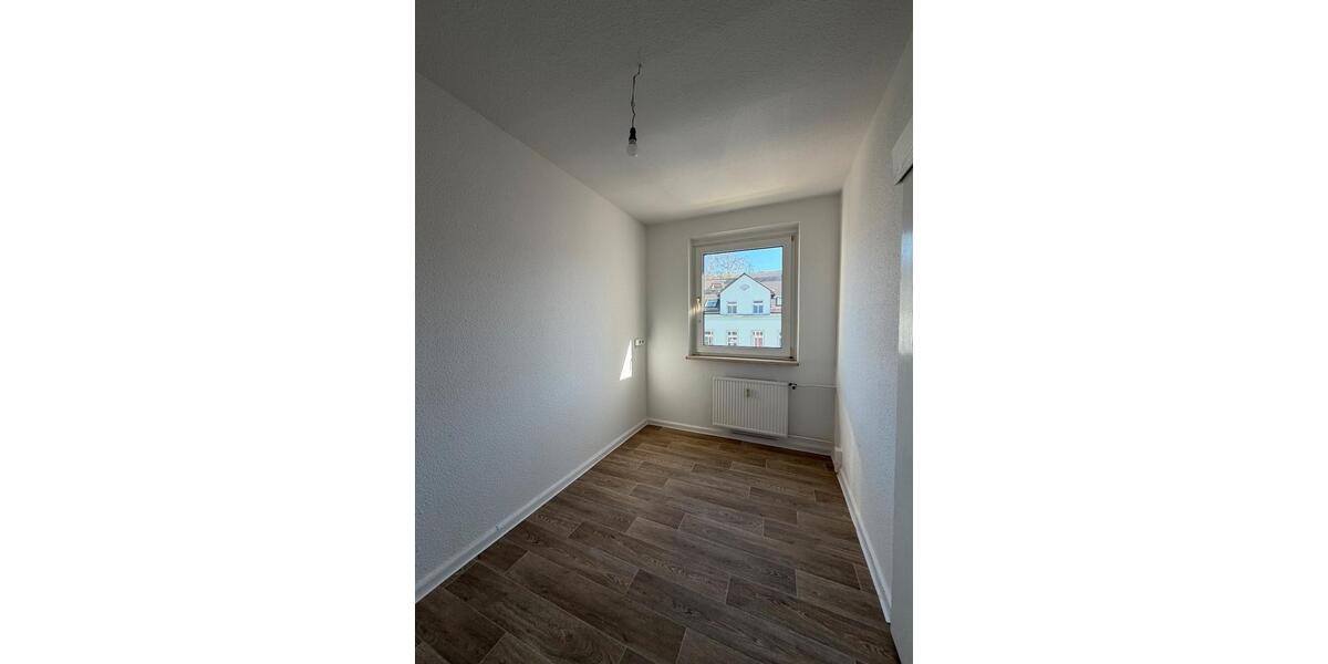Dachgeschoßwohnung Gera - 2 Zimmer, 54 m&sup2;, 335&euro; | Angebot:26162591