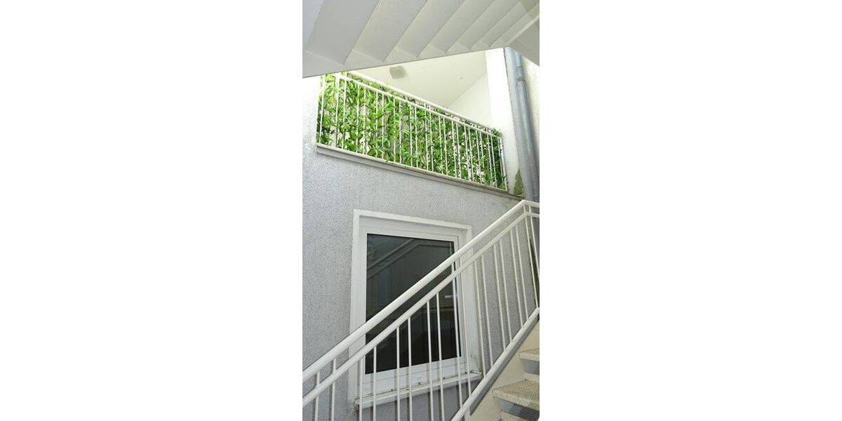 Etagenwohnung Crimmitschau - 2 Zimmer, 84 m&sup2;, 400&euro; | Angebot:26797876
