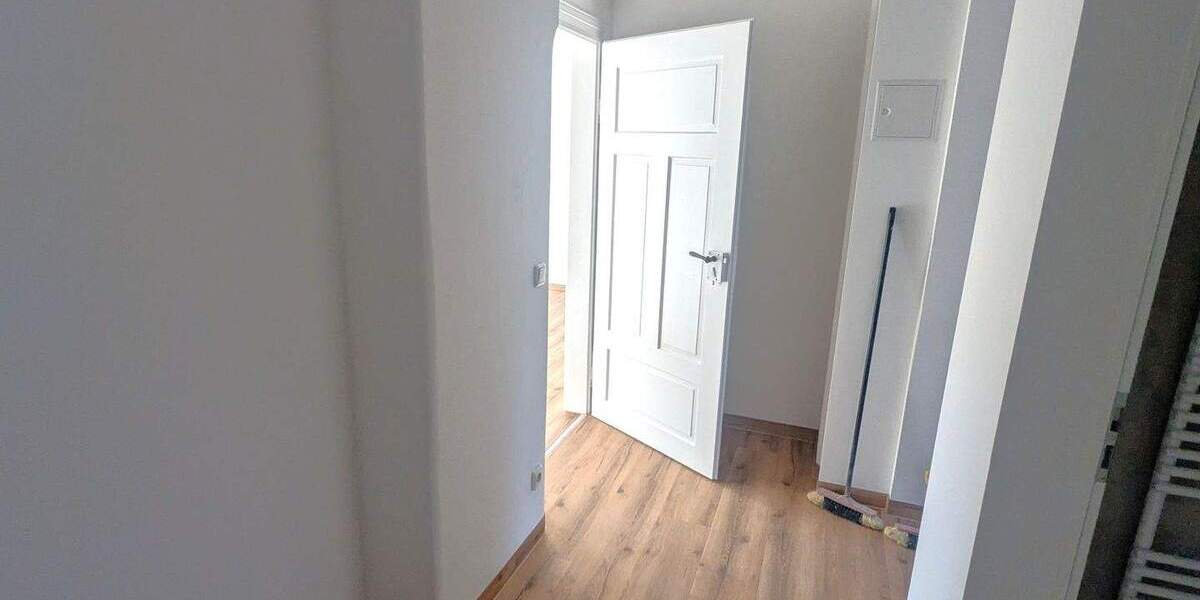 Etagenwohnung Eisenberg - 2 Zimmer, 45 m&sup2;, 420&euro; | Angebot:24689720