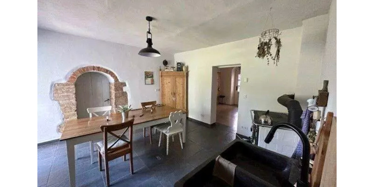 Charaktervoller Vierseithof mit Ausbaureserven, Kamine, FBH 16 zimmer