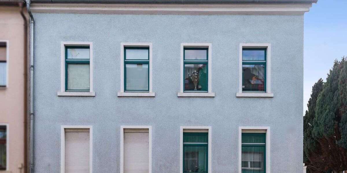 Haus zum Kaufen in Crimmitschau 126.000 € 220 m² 10 zimmer