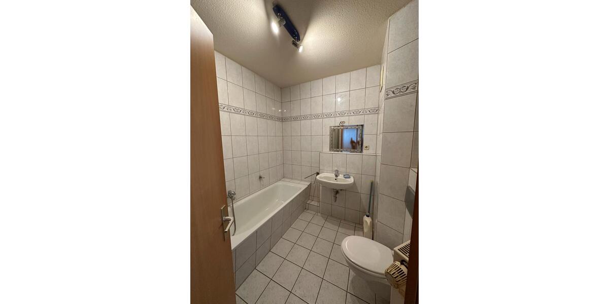 Dachgeschoßwohnung Crimmitschau - 2 Zimmer, 62 m&sup2;, 43.000&euro; | Angebot:27270867
