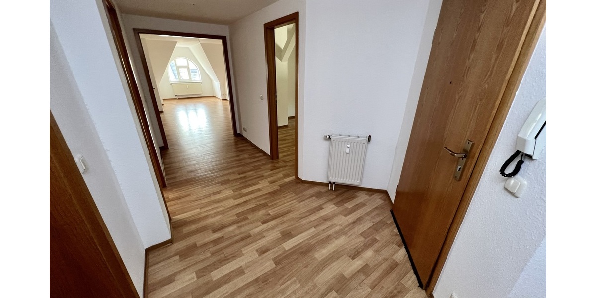 Renditeobjekt: zentrumsnahe 3-Raum-ET-Wohnung mit Stellplatz - Dachgeschoßwohnung Gera Ostviertel | Angebot:26464090
