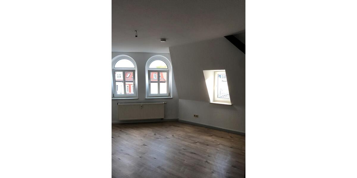 Dachgeschoßwohnung Gera - 1.5 Zimmer, 30 m&sup2;, 270&euro; | Angebot:26634660