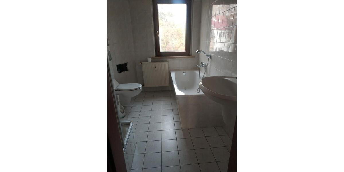 Etagenwohnung Werdau - 1 Zimmer, 45 m&sup2;, 240&euro; | Angebot:26609212