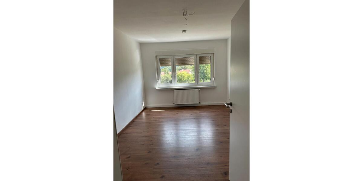 Etagenwohnung Eisenberg - 3 Zimmer, 68 m&sup2;, 75.000&euro; | Angebot:27709694