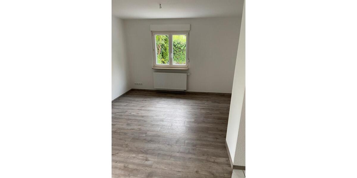 Etagenwohnung Kraftsdorf - 2 Zimmer, 5 m&sup2;, 340&euro; | Angebot:25992450