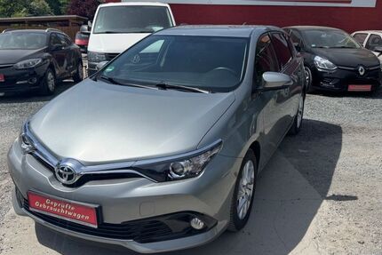 Toyota Auris 93.424 km 9.990 € Gera 07546