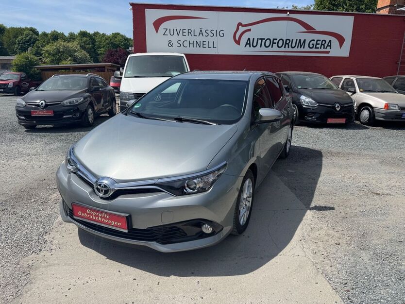 Toyota Auris 93.424 km 9.990 € Gera 07546