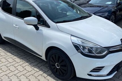 Renault Clio 128.890 km 6.390 € Zwickau 08058