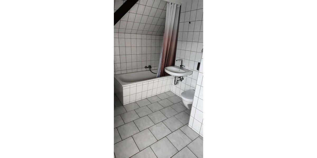 Dachgeschoßwohnung Neukirchen/Pleiße Pleiße - 2 Zimmer, 50 m&sup2;, 600&euro; | Angebot:26455414