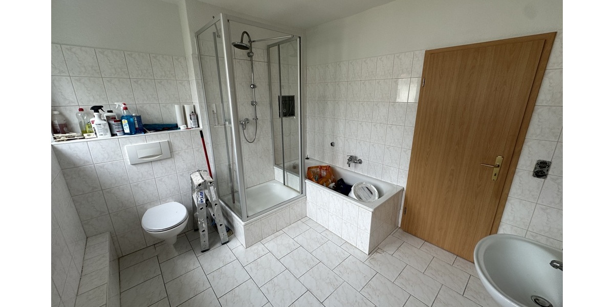 Neuer Fußboden und Wanne + Dusche! 2 Zimmer Wohnung in Langenberg - Etagenwohnung Gera Langenberg | Angebot:27040504