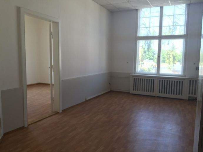 Gewerbeobjekt Gera Zwötzen - 2 Zimmer, 50 m&sup2;, 160&euro; | Angebot:25877234
