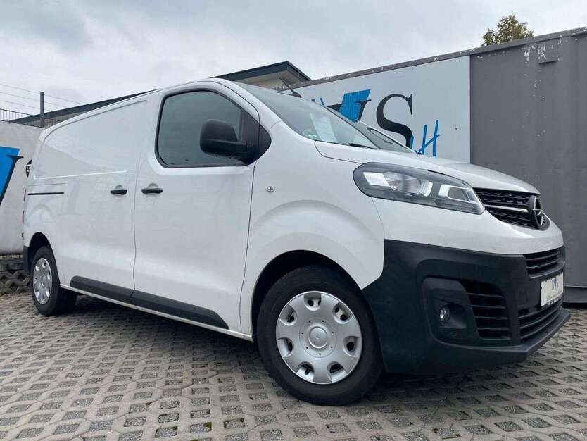 Opel Vivaro 129.000 km 13.990 € Gera 07548