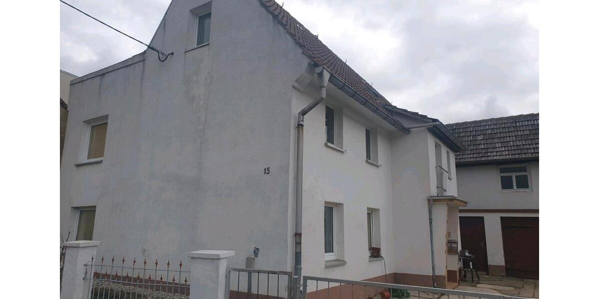 Etagenwohnung Meuselwitz - 8 Zimmer, 160 m&sup2;, 1.200&euro; | Angebot:26321990