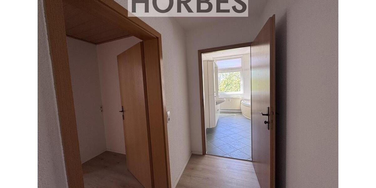 Dachgeschoßwohnung Meerane - 2 Zimmer, 54 m&sup2;, 350&euro; | Angebot:26384051
