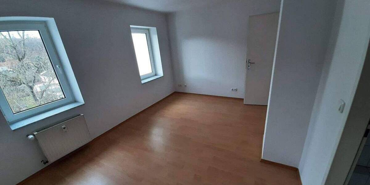 Etagenwohnung Gera Untermhaus - 4 Zimmer, 108 m&sup2;, 700&euro; | Angebot:26851207
