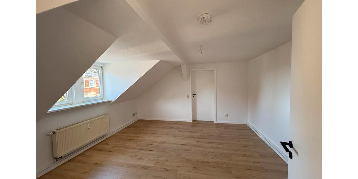 Dachgeschoßwohnung Meerane - 2 Zimmer, 57 m&sup2;, 500&euro; | Angebot:26558622