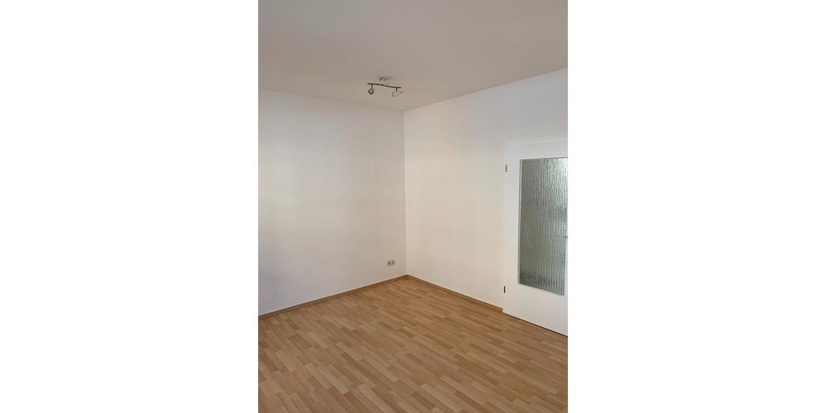 Hochparterre Schmölln - 3 Zimmer, 52 m&sup2;, 337&euro; | Angebot:26582885