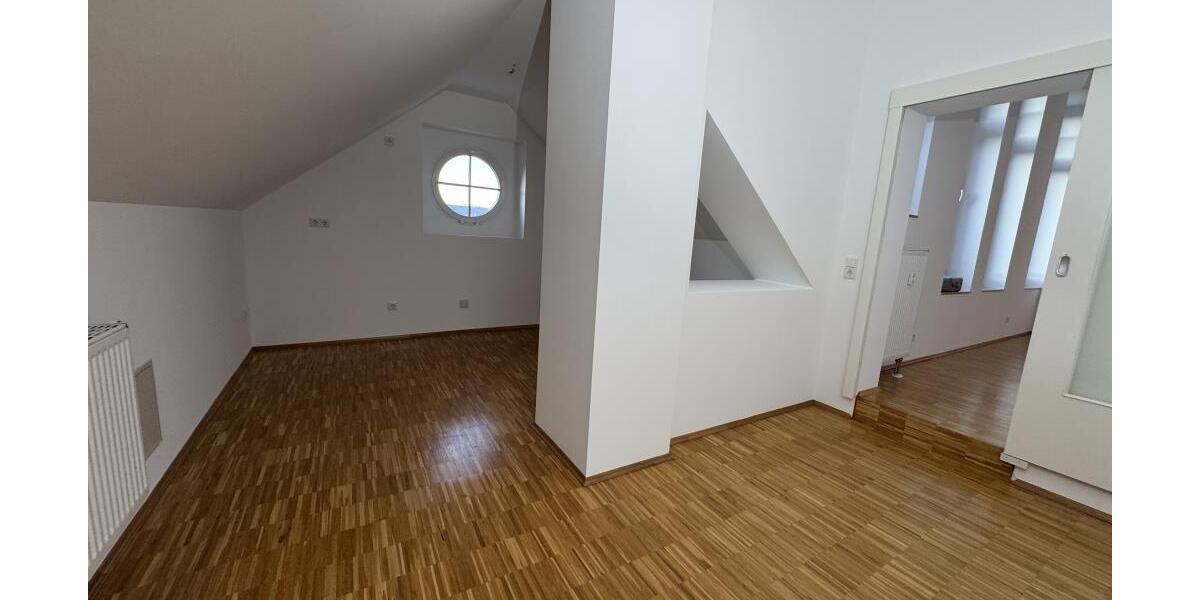 Exklusiv! 3-Raum Eigentumswohnung mit Balkon und Aufzug! *provisionsfrei! - Etagenwohnung Gera | Angebot:26131797
