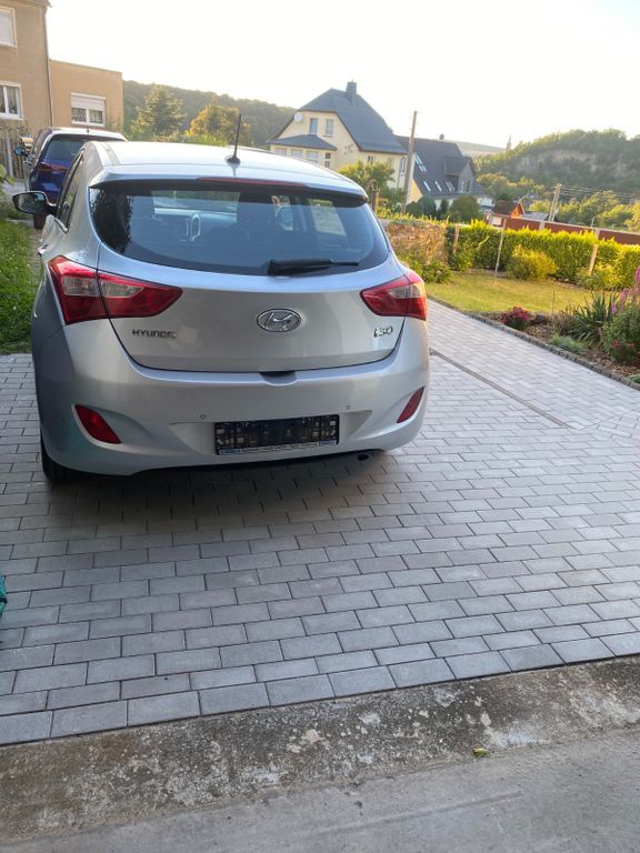 i30