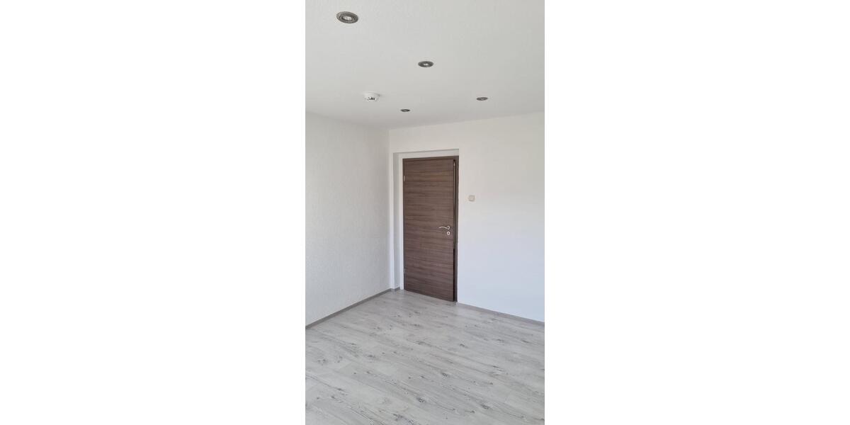 Etagenwohnung Ronneburg - 3 Zimmer, 65 m&sup2;, 350&euro; | Angebot:25611951