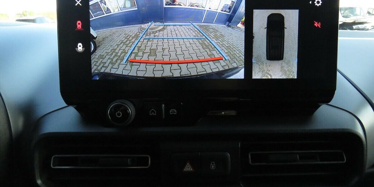 Fiat Doblo Maxi Kombi 130 AT / 7-Sitze + 10-Zoll Navi 10.280 km 27.965 &euro; Münchenbernsdorf 07589