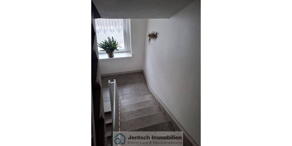 Sehr schöne Eigentumswohnung mit Balkon in Teuchern zu verkaufen 3 zimmer