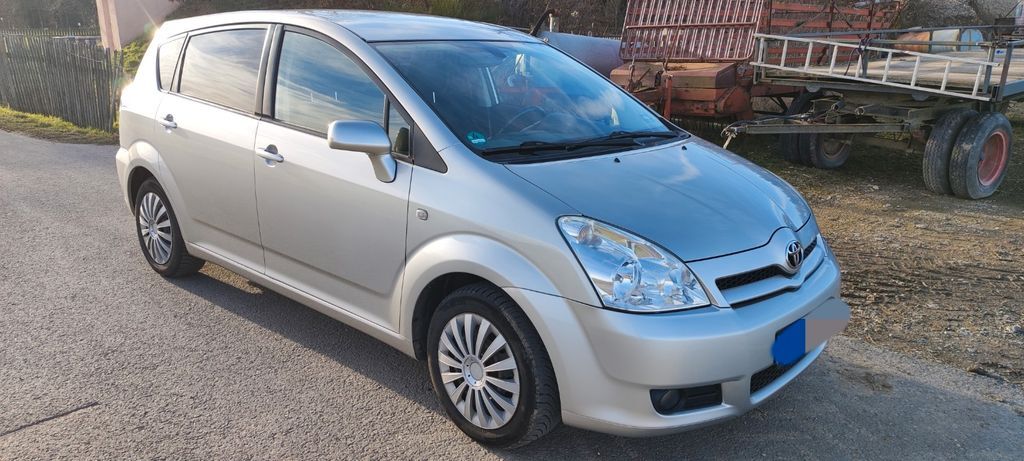 Toyota Corolla Verso 157.000 km 3.500 € Mohlsdorf 07987