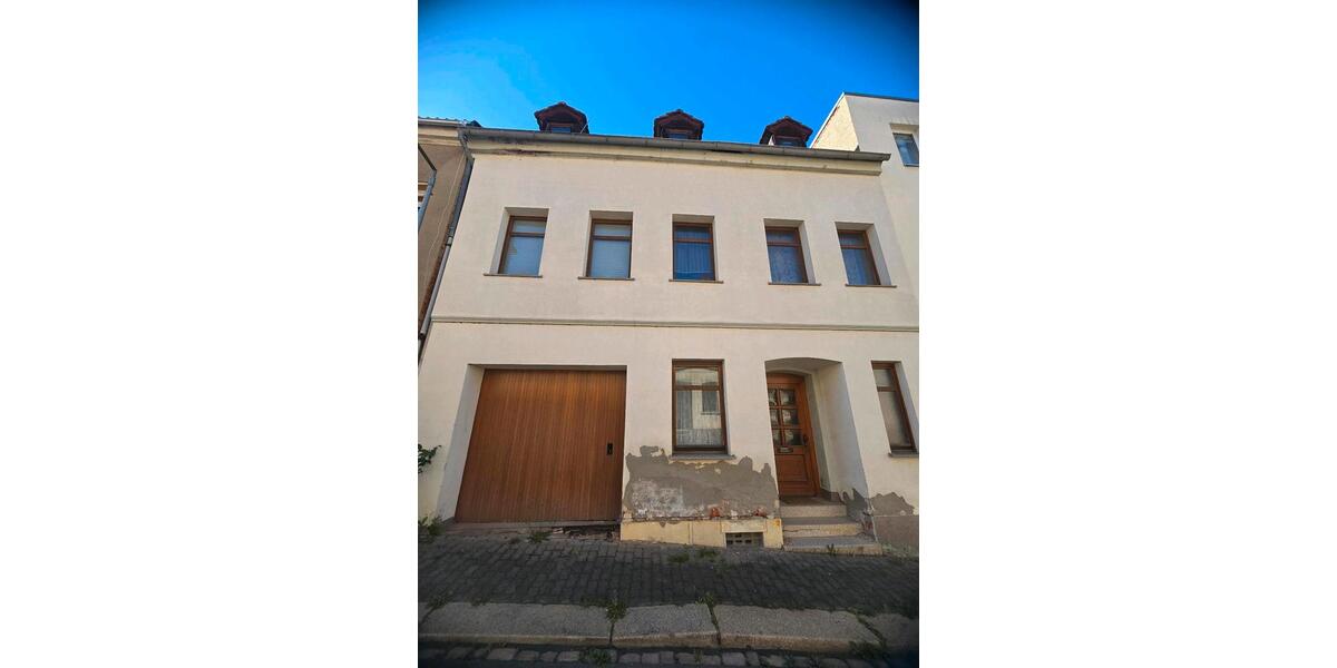 Etagenwohnung Meerane - 8 Zimmer, 180 m&sup2;, 50.000&euro; | Angebot:26757988