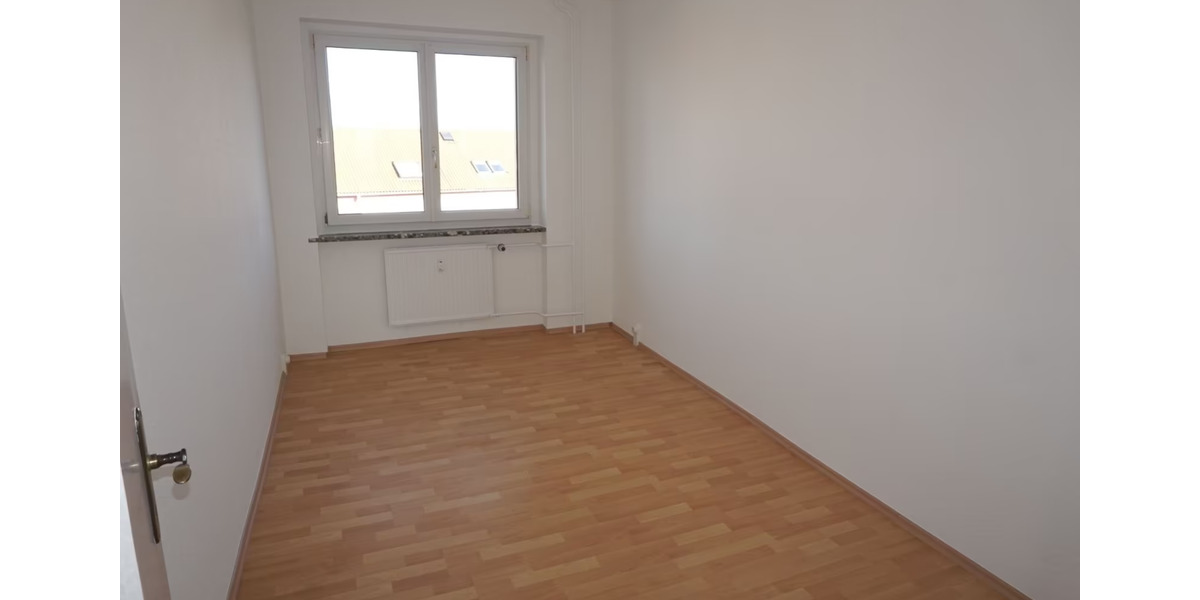 Etagenwohnung Eisenberg - 4 Zimmer, 77 m&sup2;, 105.000&euro; | Angebot:22059966
