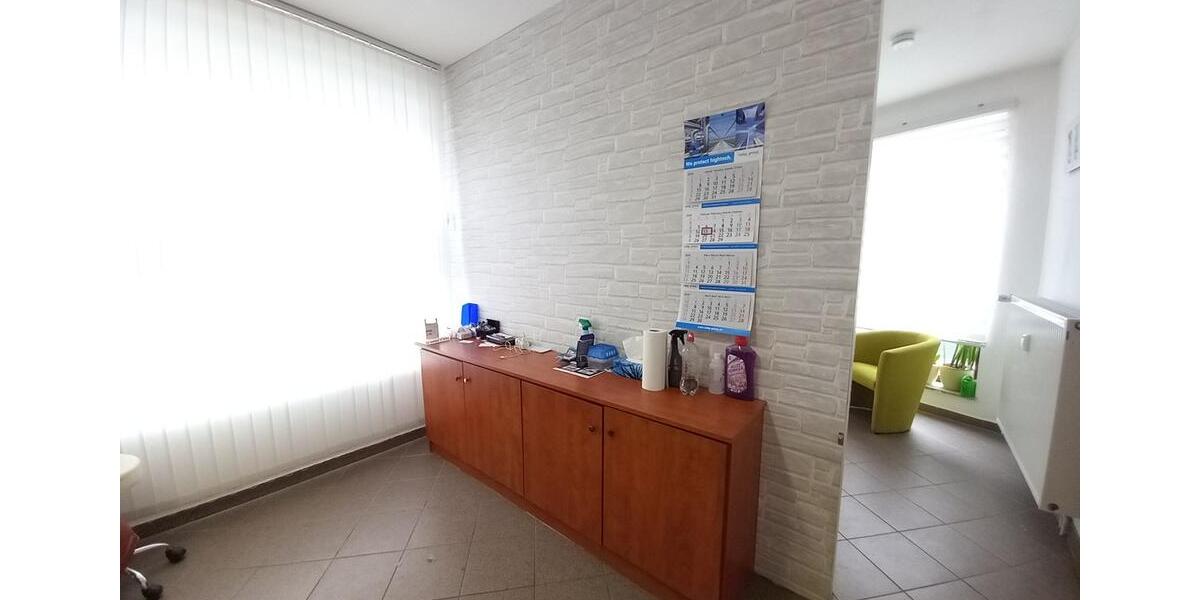 niedlicher Laden Büro im Zentrum von Crimmitschau mit 2 Räumen + Küche und Toilette, ab 01.11.2025 zimmer