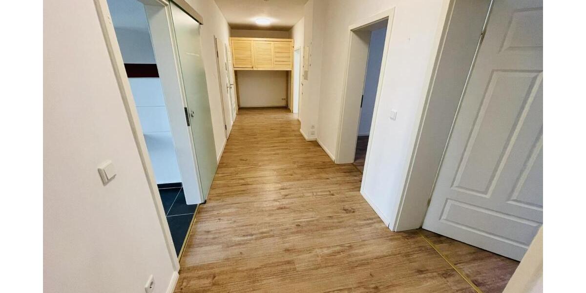 Sehr schöne 4-Raum Wohnung mit moderner Ausstattung und Balkon am Wintergarten! - Etagenwohnung Gera Pforten | Angebot:27190927